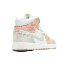 Женские кроссовки Nike Air Jordan 1 Mid Milan