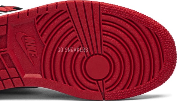 Женские кроссовки Nike Wmns Air Jordan 1 Retro High 'Satin Black Toe'