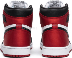 Женские кроссовки Nike Wmns Air Jordan 1 Retro High 'Satin Black Toe'