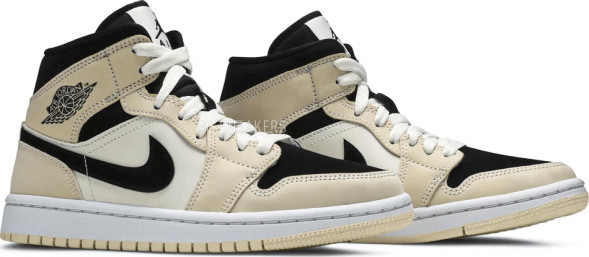 Женские кроссовки Nike Wmns Air Jordan 1 Mid 'Barely Orange'