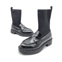 Prada Evolution Black